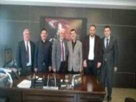 Bayındır Memur-Sen Bursa Şube Yönetimi, İlbank Bursa Bölge Müdürü Ali Ekrem Ayti’yi makamında ziyaret etti.