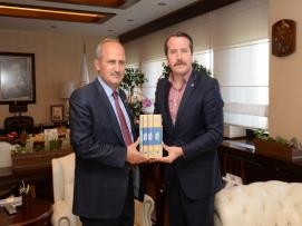 Memur-Sen'den Ulaştırma ve Altyapı Bakanı Turhan'a Ziyaret