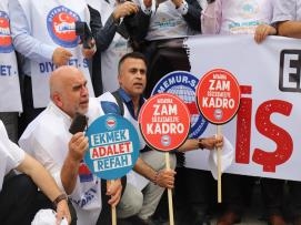 Memur-Sen’den Bakanlık Önünde “Cüzdanlı” Eylem