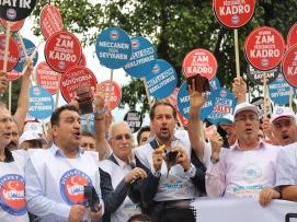 Memur-Sen’den Bakanlık Önünde “Cüzdanlı” Eylem