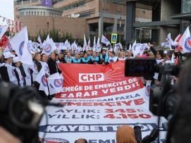 2 Milyondan Fazla Memuru Mağdur Eden CHP Protesto Edildi