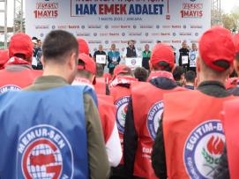 Memur-Sen Ankara’da: Anıtpark’ta 1 Mayıs Coşkusu