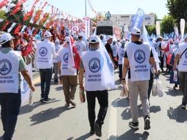 On Binler Anadolu Meydanı’nda Yeni Teklif İçin Haykırdı