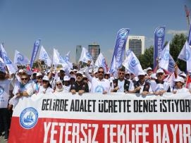 On Binler Anadolu Meydanı’nda Yeni Teklif İçin Haykırdı