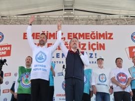 On Binler Anadolu Meydanı’nda Yeni Teklif İçin Haykırdı