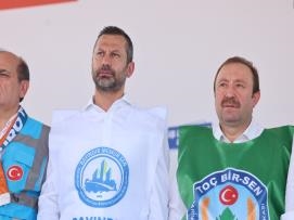 On Binler Anadolu Meydanı’nda Yeni Teklif İçin Haykırdı
