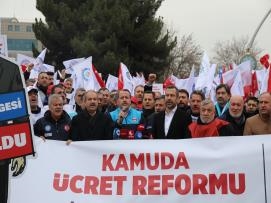 Memur-Sen 81 İlde Alanlarda: Kamuda Ücret Reformu İstiyoruz!